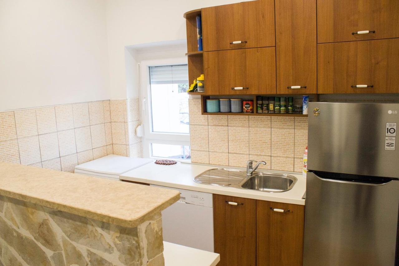 White Orchid Pula Apartment Ngoại thất bức ảnh