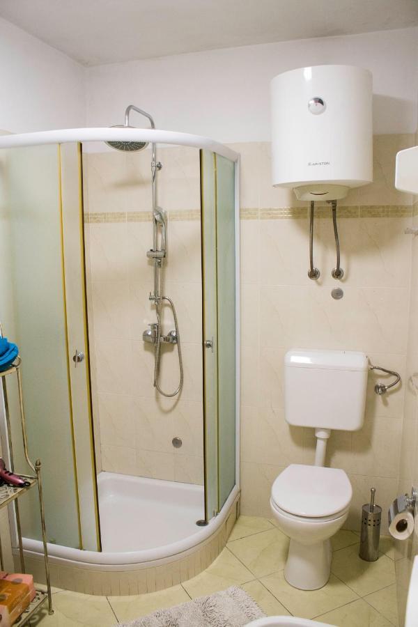 White Orchid Pula Apartment Ngoại thất bức ảnh