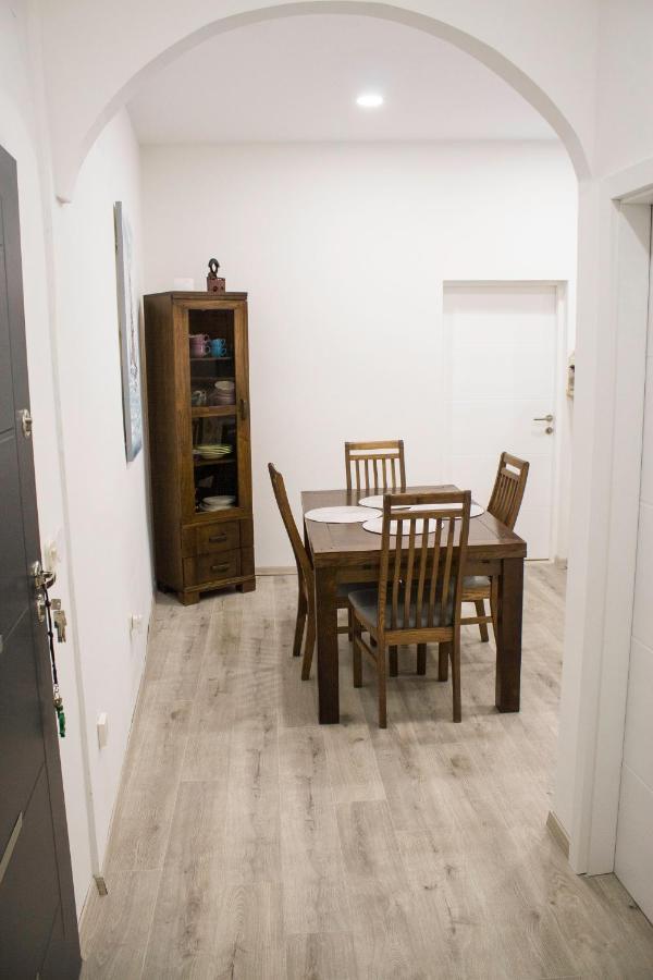 White Orchid Pula Apartment Ngoại thất bức ảnh