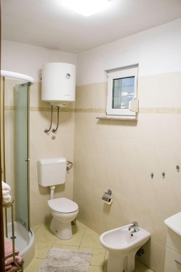 White Orchid Pula Apartment Ngoại thất bức ảnh